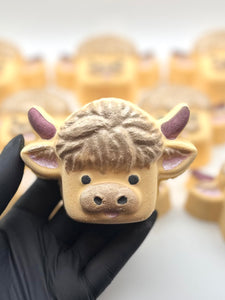 Highland cow bath bomb