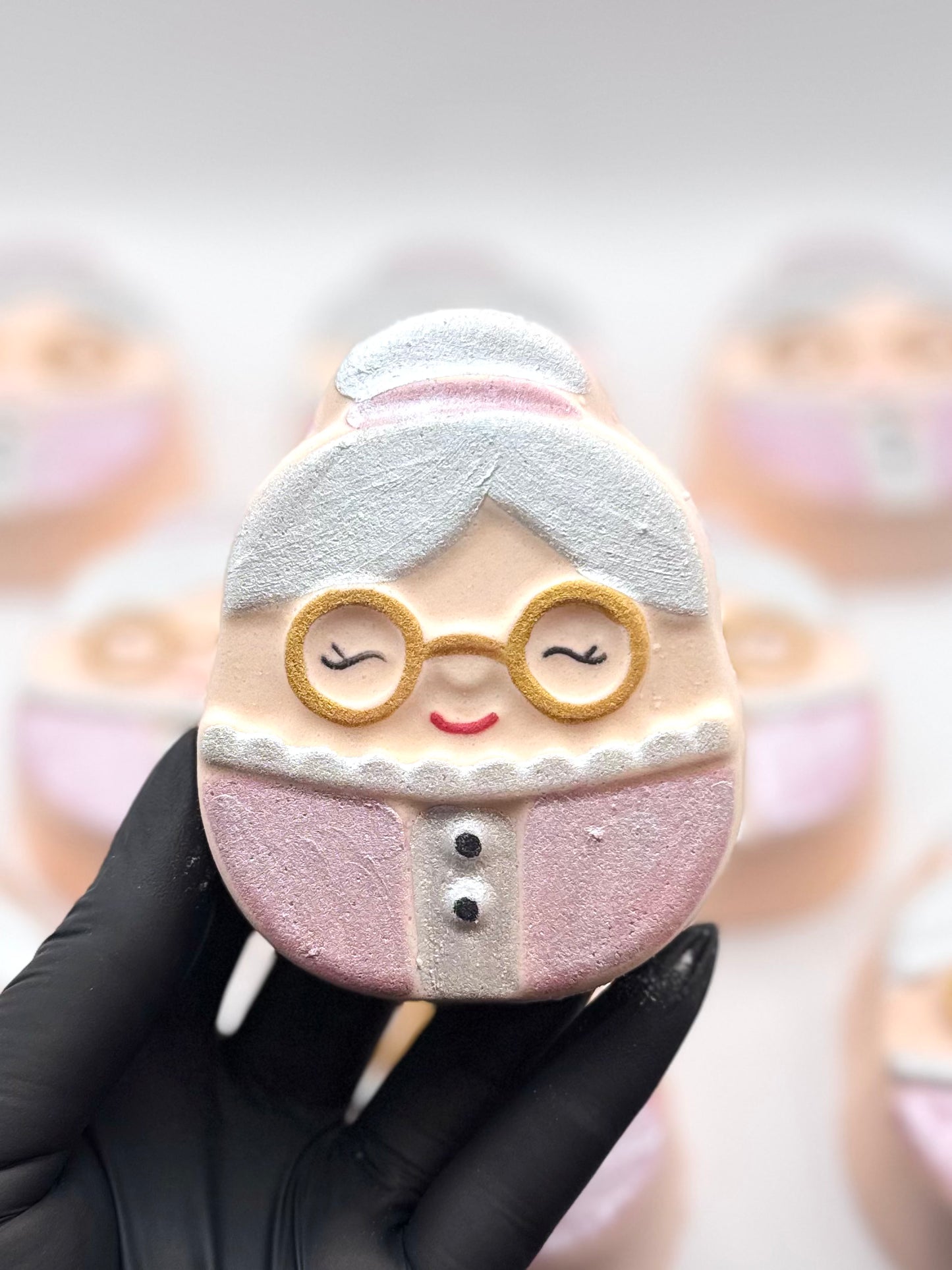 Mrs clause bath bomb